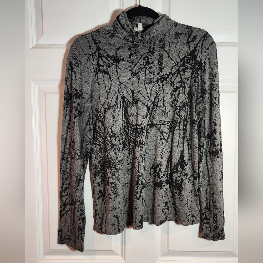 Gray and Black Abstract Long Sleeve Turtleneck Top Medium - Picture 1 of 5